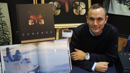 Ewan Lebourdais, passionné de photo depuis 20 ans, est un photographe maritime. Vous pouvez retrouver son livre intitulé ' CARENES ' chez Rochembeau Brest.