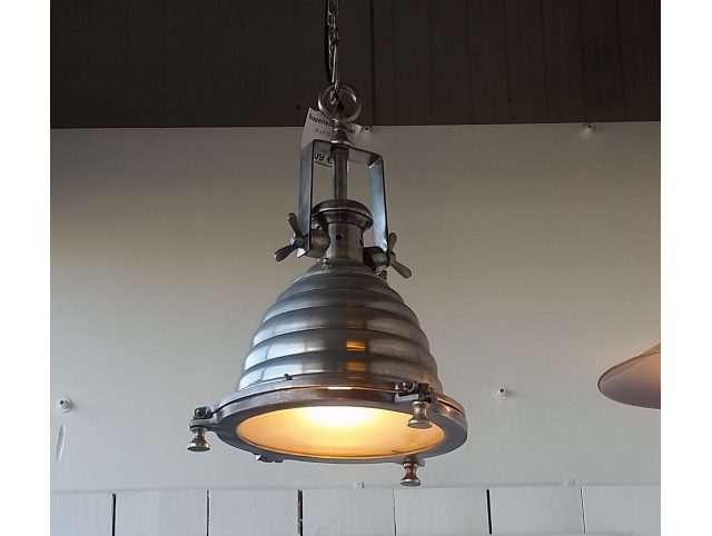 Lustre INDUSTRIEL