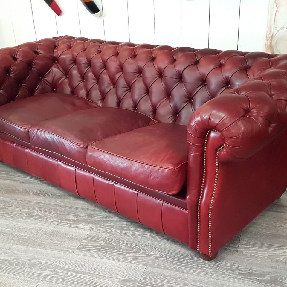 Canapé Chesterfield COOK bordeaux 6A 3 places