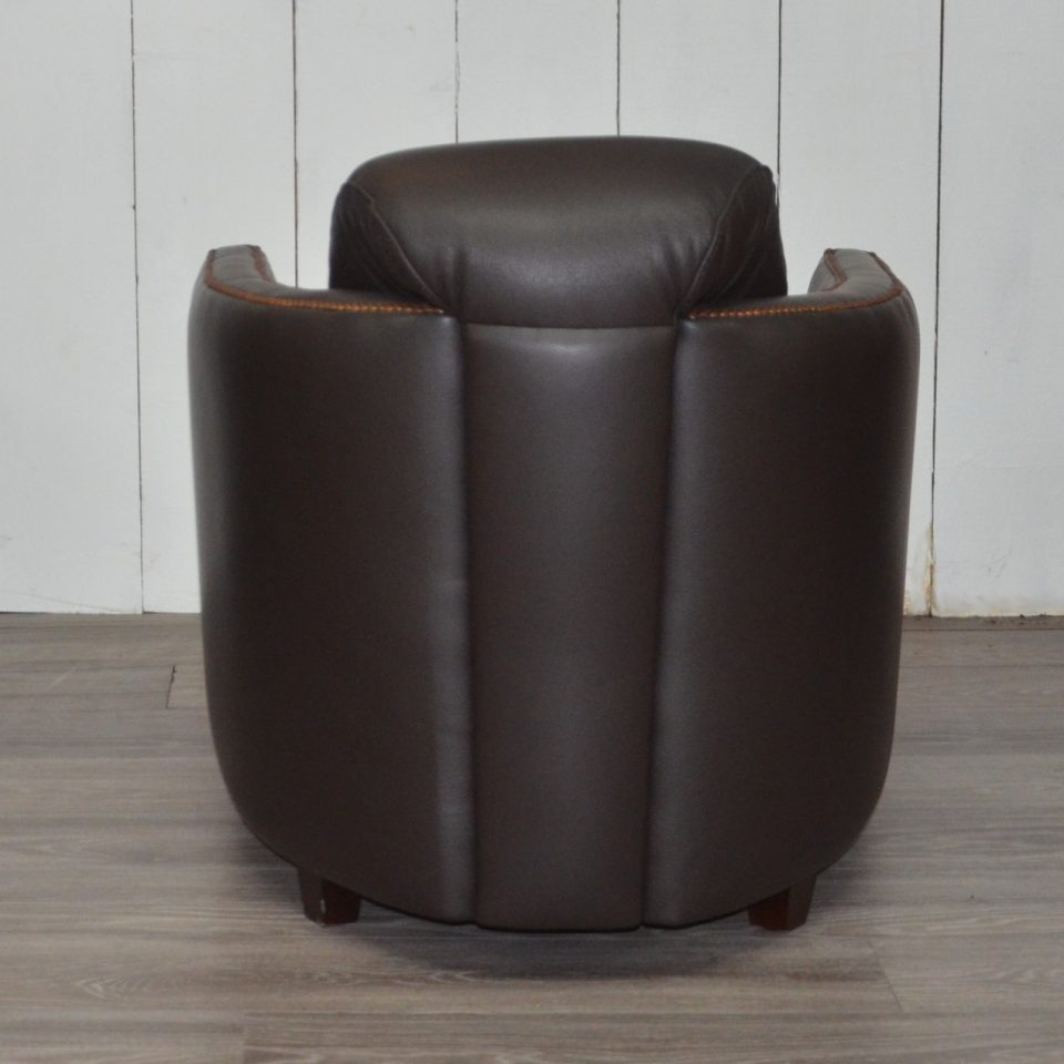 Fauteuil Club BATEAU-CIGARE - Cuir de Vachette- marron très foncé